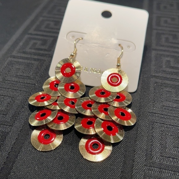 👋 NWT 3/$15 Gold and Red circle earrings! - Picture 3 of 4